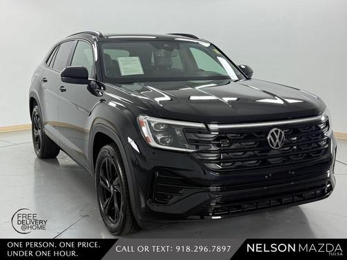 Deep Black Pearl Effect 2025 Volkswagen Atlas Cross Sport 2.0T SEL R-Line Black
