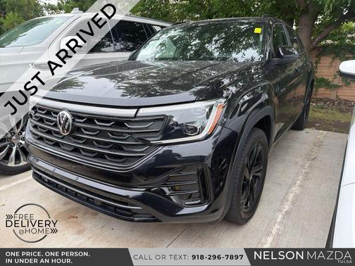 Deep Black Pearl Effect 2025 Volkswagen Atlas Cross Sport 2.0T SEL R-Line Black