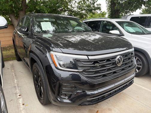 Deep Black Pearl Effect 2025 Volkswagen Atlas Cross Sport 2.0T SEL R-Line Black