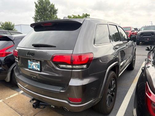 Granite Crystal Clearcoat Metallic 2021 Jeep Grand Cherokee Laredo X
