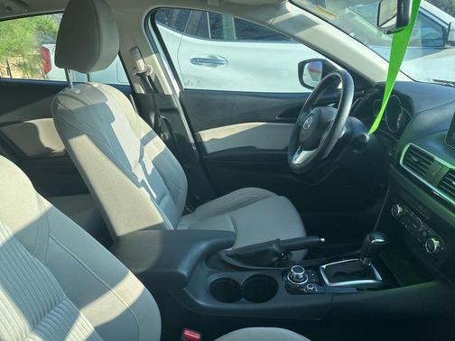 2016 Mazda Mazda3 i Touring