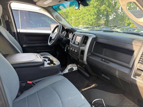 Bright White Clearcoat 2022 RAM 1500 Classic Tradesman