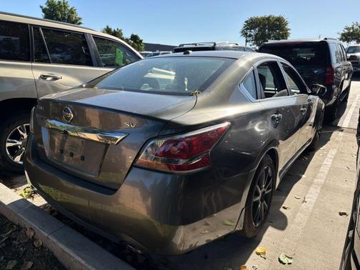 Gun Metallic 2015 Nissan Altima 2.5 SV