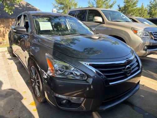 Gun Metallic 2015 Nissan Altima 2.5 SV