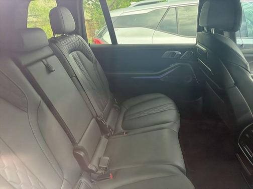 Brooklyn Gray Metallic 2024 BMW X7 M60i