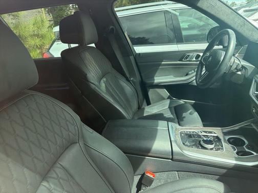 Brooklyn Gray Metallic 2024 BMW X7 M60i