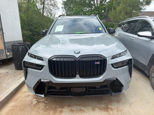 Brooklyn Gray Metallic 2024 BMW X7 M60i