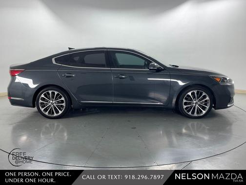 2017 Kia Cadenza Technology