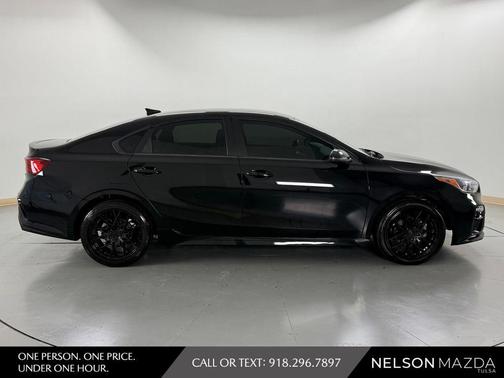 Aurora Black Pearl 2021 Kia Forte GT-Line
