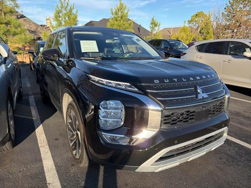 2022 Mitsubishi Outlander SE