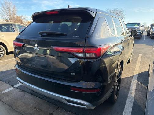 2022 Mitsubishi Outlander SE