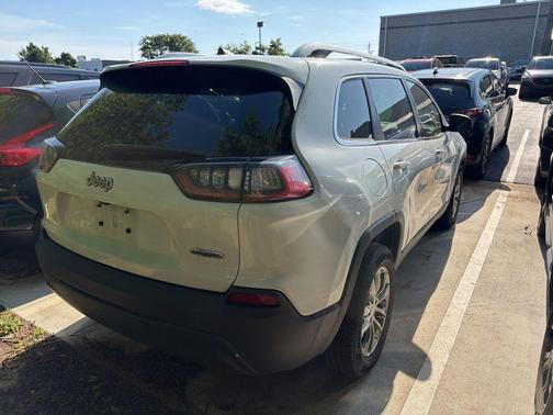 Bright White Clearcoat 2019 Jeep Cherokee Latitude Plus
