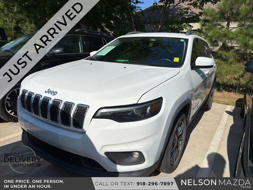 Bright White Clearcoat 2019 Jeep Cherokee Latitude Plus