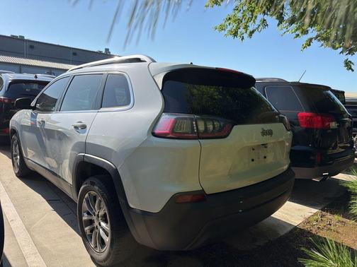 Bright White Clearcoat 2019 Jeep Cherokee Latitude Plus