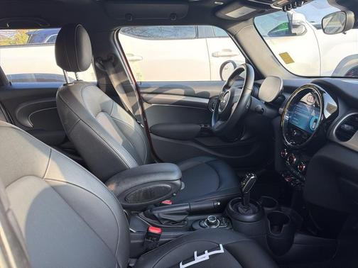 2022 MINI Hardtop Cooper