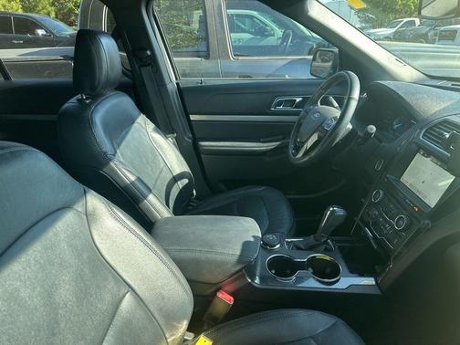 Ingot Silver 2018 Ford Explorer XLT