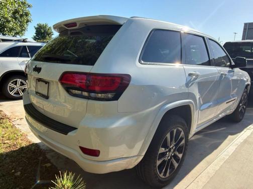 Bright White Clearcoat 2019 Jeep Grand Cherokee Altitude