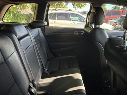 Bright White Clearcoat 2019 Jeep Grand Cherokee Altitude