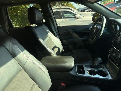 Bright White Clearcoat 2019 Jeep Grand Cherokee Altitude