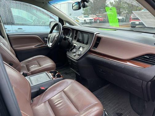 2017 Toyota Sienna Limited Premium