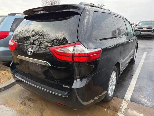 2017 Toyota Sienna Limited Premium