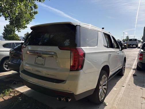 White Frost Tri-Coat 2021 GMC Yukon Denali