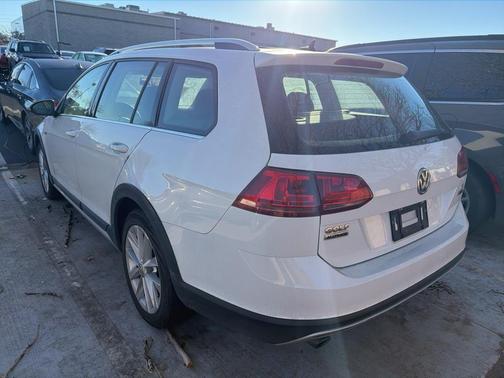 2017 Volkswagen Golf Alltrack TSI S