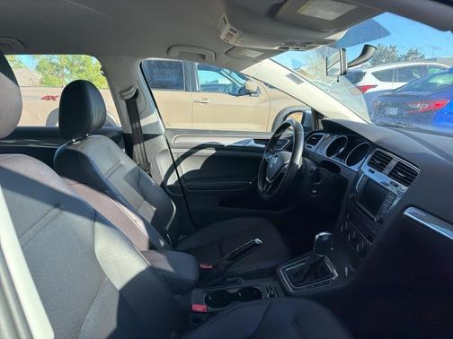 2017 Volkswagen Golf Alltrack TSI S