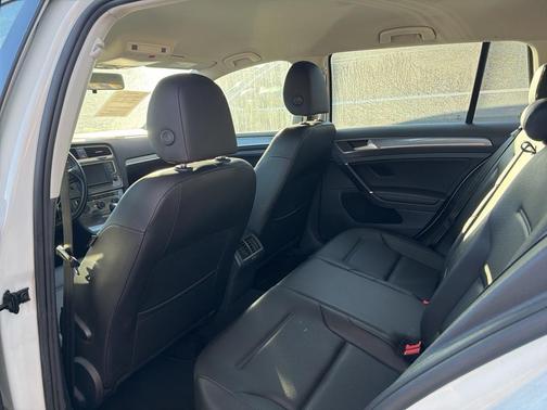 2017 Volkswagen Golf Alltrack TSI S