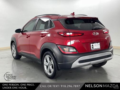 2022 Hyundai KONA SEL