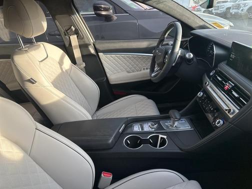 2024 Genesis G70 3.3T Sport Advanced