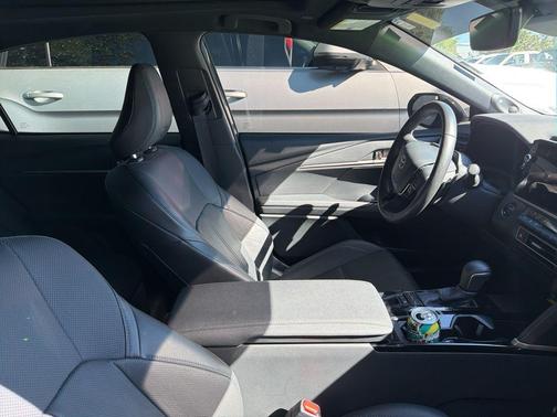 Metal 2025 Toyota Camry XSE