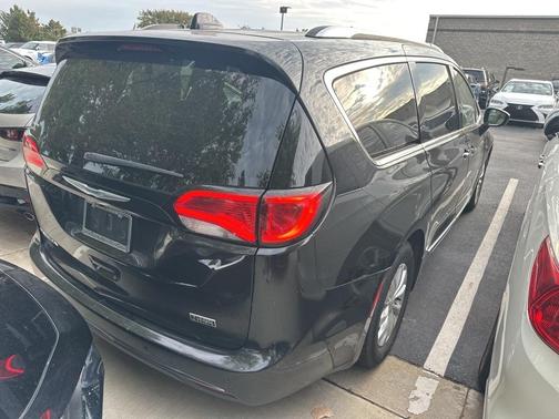 2018 Chrysler Pacifica Touring-L