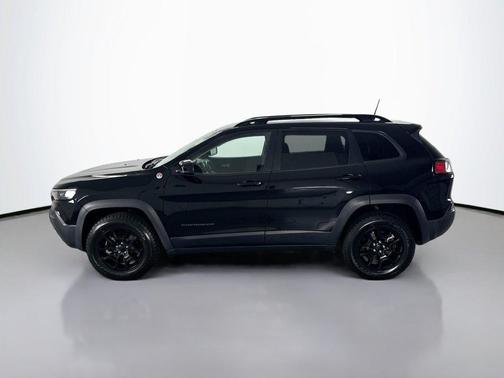 Diamond Black 2022 Jeep Cherokee Trailhawk