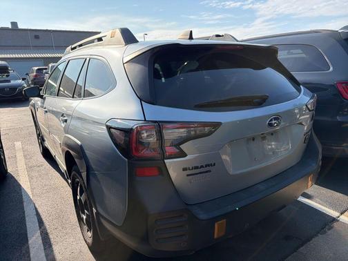 Ice Silver Metallic 2022 Subaru Outback Wilderness