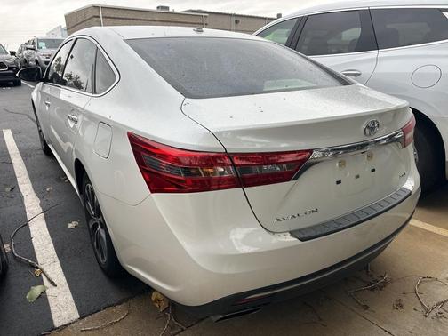 2016 Toyota Avalon XLE