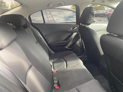 2015 Mazda Mazda3 i SV