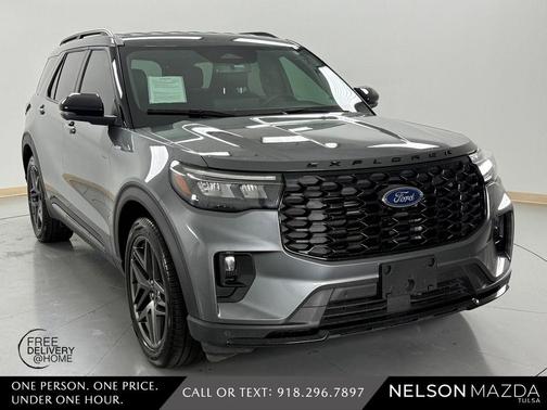 Gray Metallic 2025 Ford Explorer ST-Line