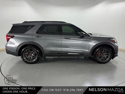 Gray Metallic 2025 Ford Explorer ST-Line