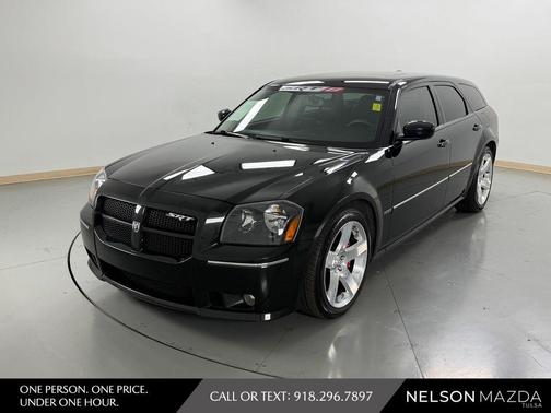 Brilliant Black Crystal Pearl 2006 Dodge Magnum SRT8