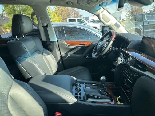 2021 Lexus LX 570 Three-Row