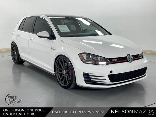 2017 Volkswagen Golf GTI SE 4-Door