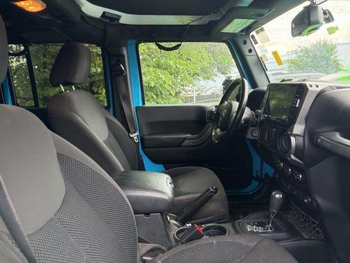 Chief Clearcoat 2017 Jeep Wrangler Unlimited Sport