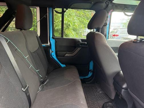 Chief Clearcoat 2017 Jeep Wrangler Unlimited Sport