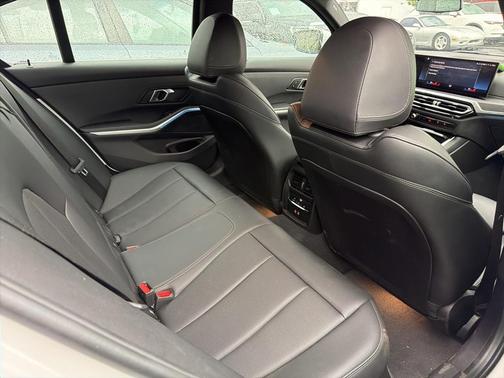 2024 BMW 330 i xDrive