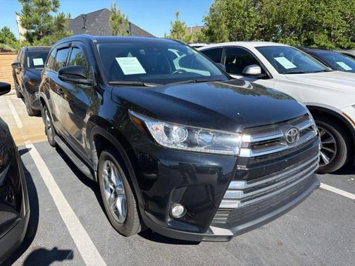 Midnight Black Metallic 2017 Toyota Highlander Limited