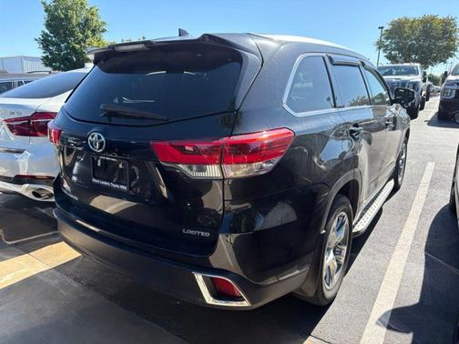 Midnight Black Metallic 2017 Toyota Highlander Limited
