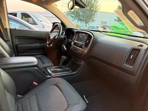 Cyber Gray Metallic 2016 GMC Canyon SLE