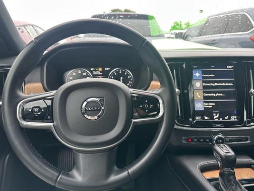 Gray Metallic 2018 Volvo S90 T6 Inscription