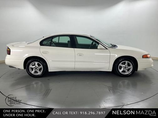 2002 Pontiac Bonneville SE